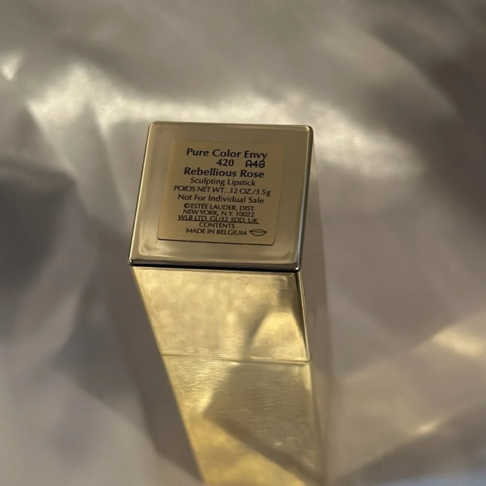 Estée Lauder Pure Color Envy 420 “Rebellious Rose” Lipstick